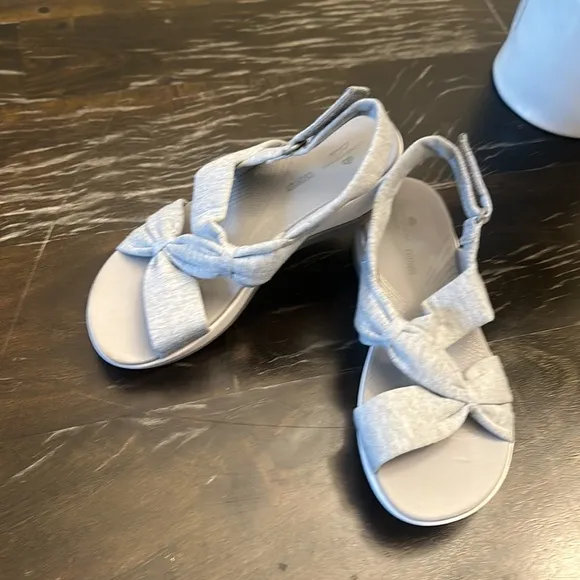 CLARKS Arlo Cloudsteppers Primrose grey comfort platform wedge sandal women Sz 6