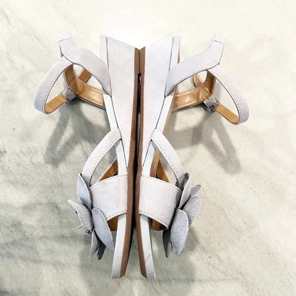 Clarks Artisan Parram Stella Sandals Flower Detail Gray Blue Size 6