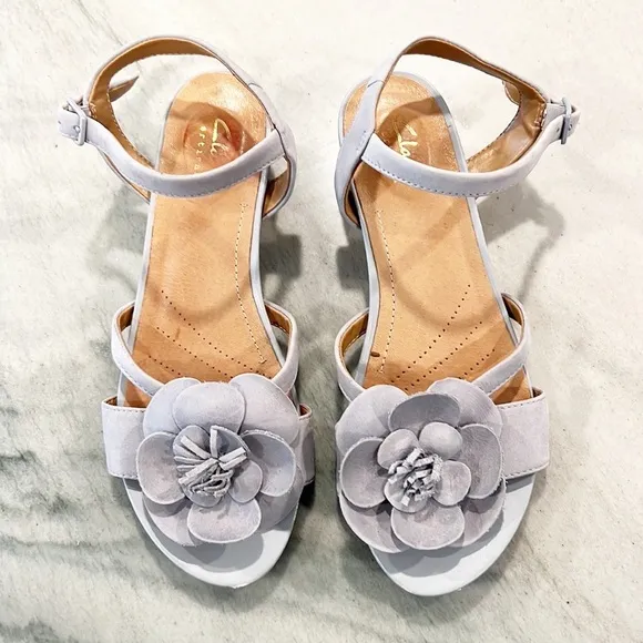 Clarks Artisan Parram Stella Sandals Flower Detail Gray Blue Size 6