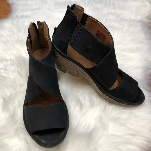 Clark’s Black Clarene Glamor Wedge Sandals 8