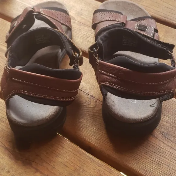 CLARKS Brown Leather Men's Keating Sporty Sandals sz 9 Style 78333