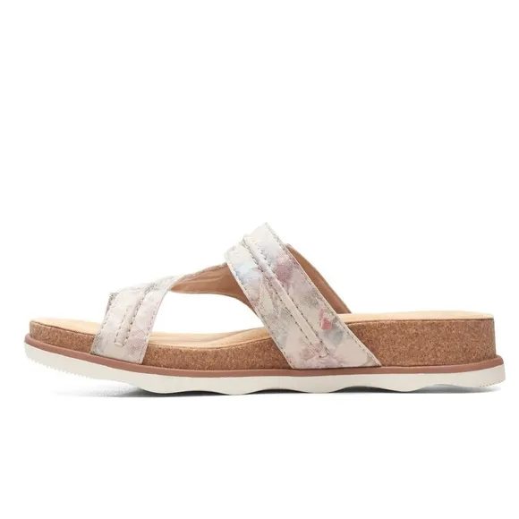 Clarks Brynn Madi Sand Sandals Women’s Size 8
