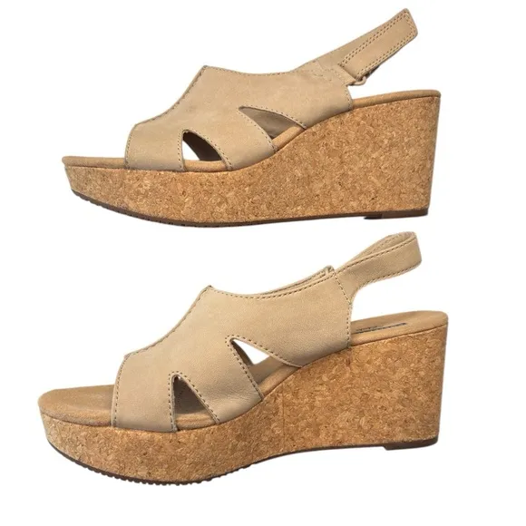 Clarks Collection Cushion Soft Annadel Bari Beige Leather Wedge Sandals Size 7.5