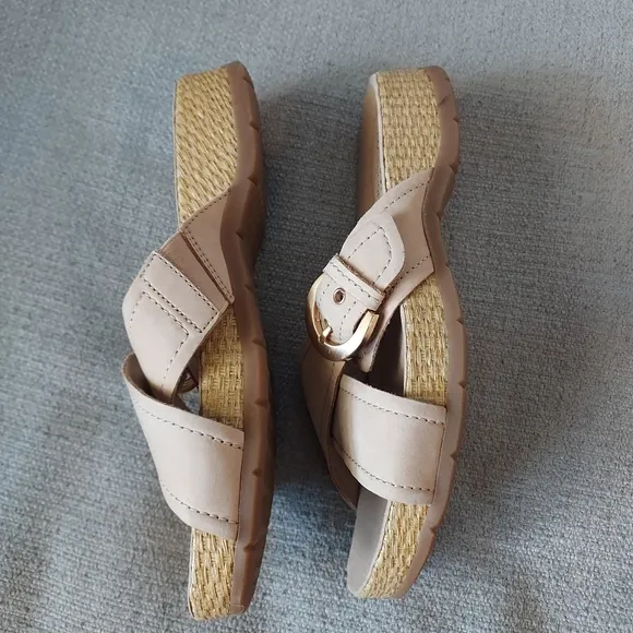 Clarks Collection Women's Leather Reileigh CrissCross Strap Sandals Sz-7.5 NWOT