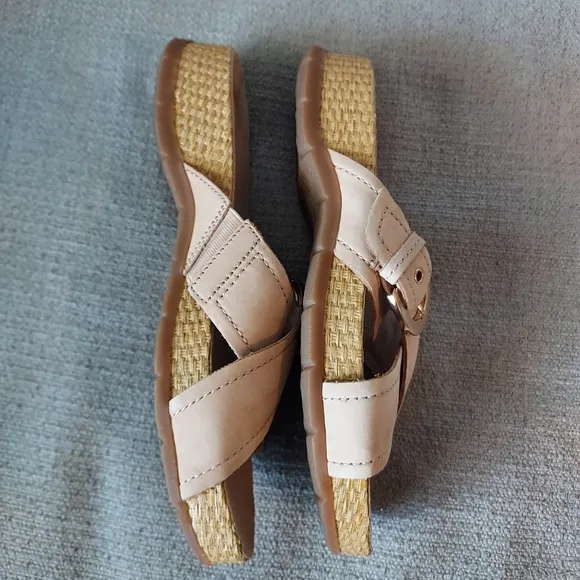 Clarks Collection Women's Leather Reileigh CrissCross Strap Sandals Sz-7.5 NWOT