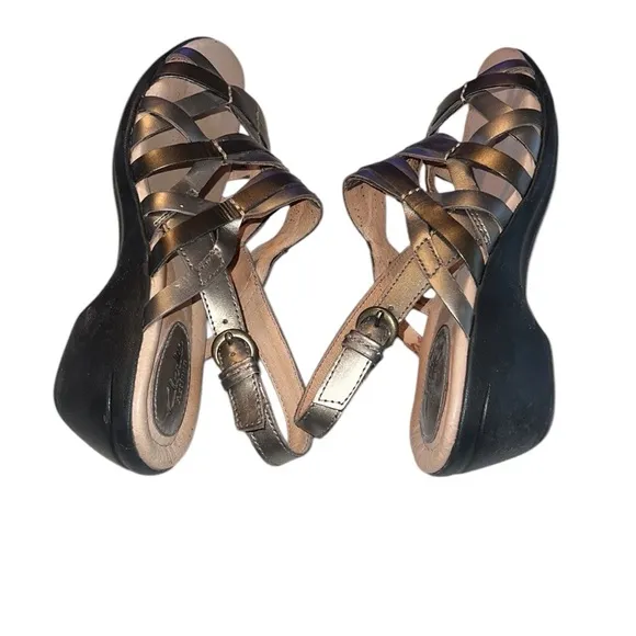 Clarks Leather Gold Metallic Strappy Sandals Size 9 W