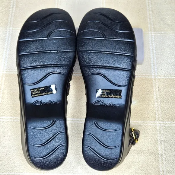 Clarks Lexi Marigold Bendables Metallic Pewter Adjustable Buckle Leather Sandals