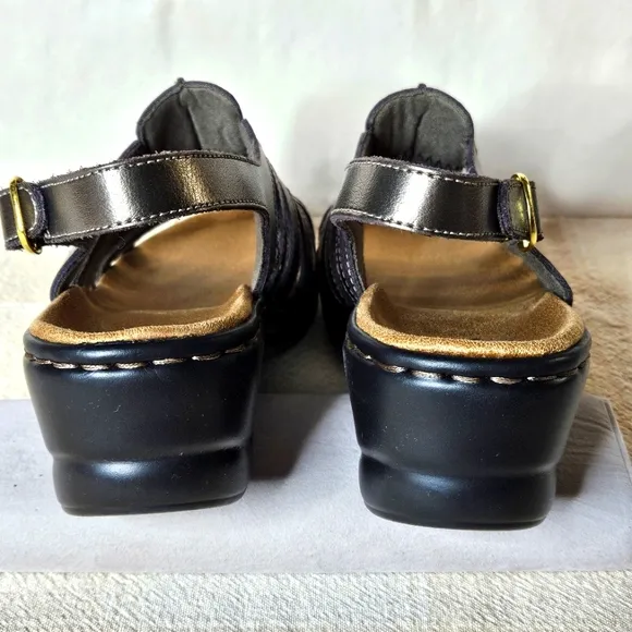 Clarks Lexi Marigold Bendables Metallic Pewter Adjustable Buckle Leather Sandals