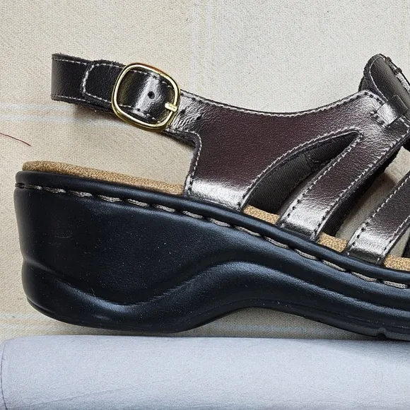 Clarks Lexi Marigold Bendables Metallic Pewter Adjustable Buckle Leather Sandals