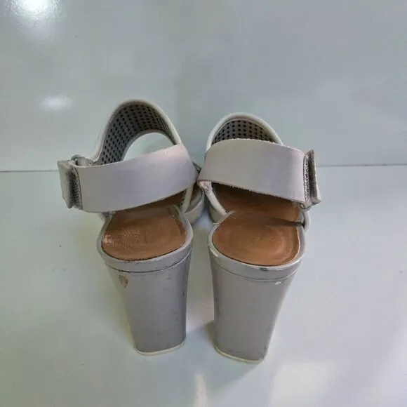 Clarks Pastina Malory Heeled Sandal Gray Leather Hook And Loop Size 9.5M
