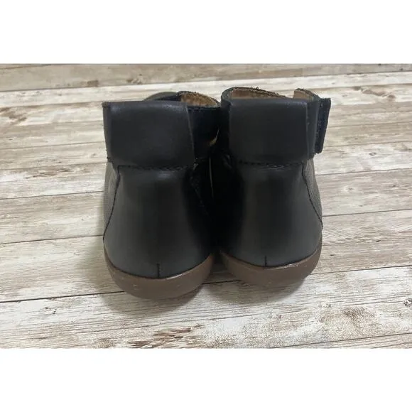 Clarks Sandals Women’s size 7.5 Leather Ankle Strap Soft Cushion Round Toe