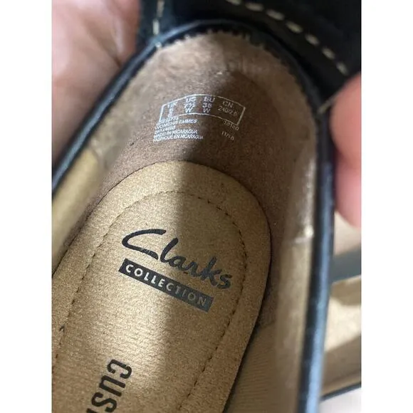 Clarks Sandals Women’s size 7.5 Leather Ankle Strap Soft Cushion Round Toe