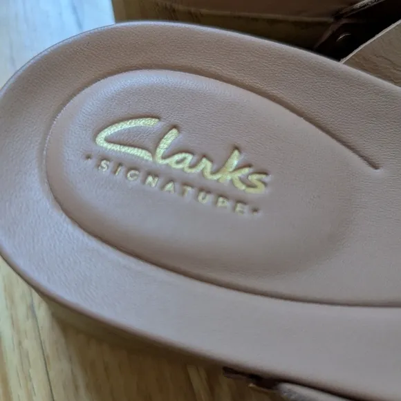 Clarks Sivanne Walk Sandal Leather Tan and Brown Wedge Sandals Womens 9.5