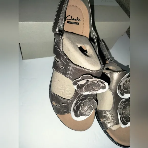 Clark's (Size 7.5) Pewter Metallic &quot;Leisa Claytin&quot; Open Toe Sandals (NEW in Box)