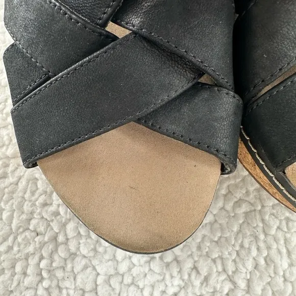 Clarks Un Capri Step Black Leather Cork Wedge Sandals