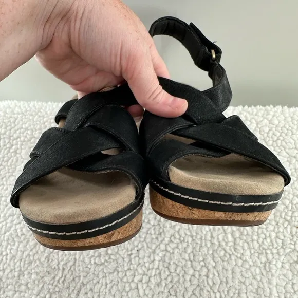 Clarks Un Capri Step Black Leather Cork Wedge Sandals