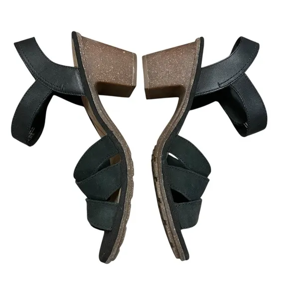 CLARKS Women’s Black Tan Sashlin Jeneva Strappy Comfy Heel Sandals Sz 9.5