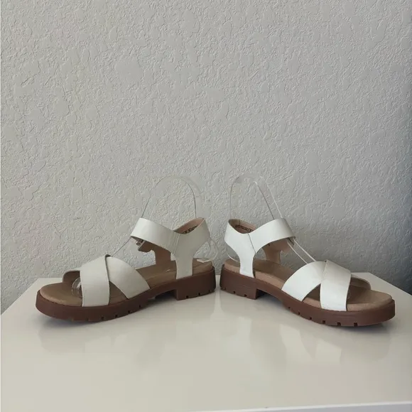 Clarks Women's Orinoco Strap Leather Sandals size 6.5