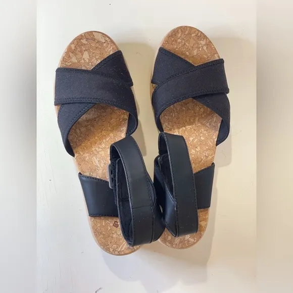 Clarks Women's Step Cali Coast Wedge Black Sandals Size 10 M