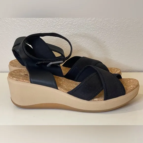Clarks Women's Step Cali Coast Wedge Black Sandals Size 10 M