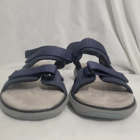 Clarks Women's Un Roam Step Leather Adjustable Sport Sandals Navy Size 10 NWOT