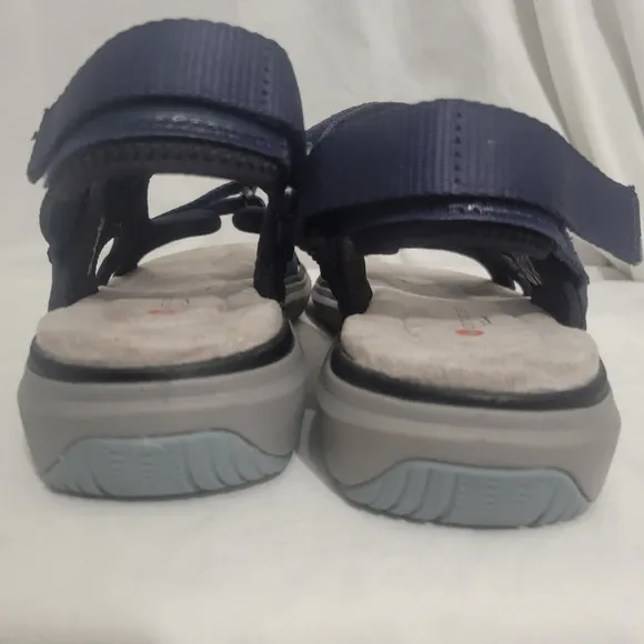 Clarks Women's Un Roam Step Leather Adjustable Sport Sandals Navy Size 10 NWOT