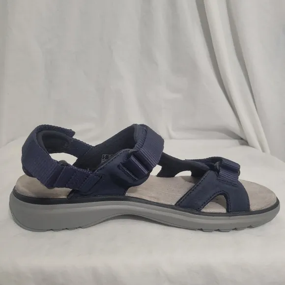 Clarks Women's Un Roam Step Leather Adjustable Sport Sandals Navy Size 10 NWOT