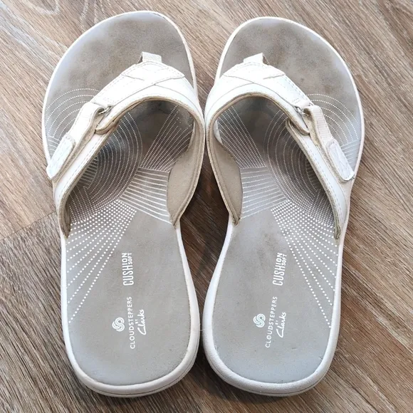 Cloudsteppers by Clarks sandals women's size 5.5 Pair to go!
