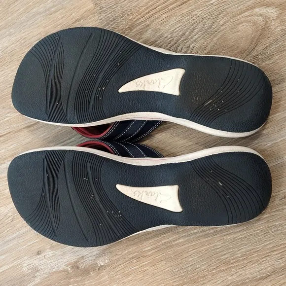 Cloudsteppers by Clarks sandals women's size 5.5 Pair to go!