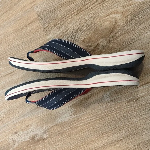 Cloudsteppers by Clarks sandals women's size 5.5 Pair to go!