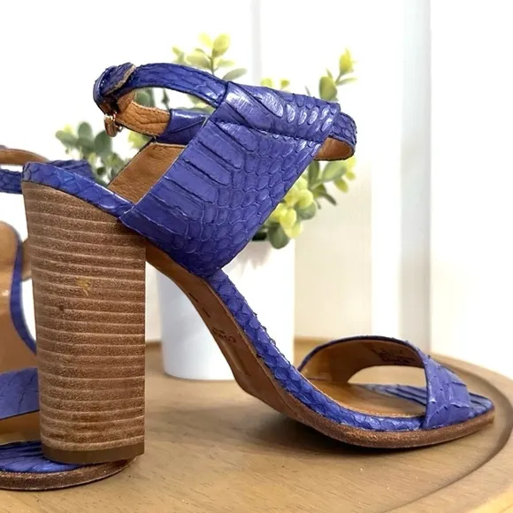 COACH ~ Purple 4-Inch Sandals with Wood Grain Heels and Croc Embossed size 8