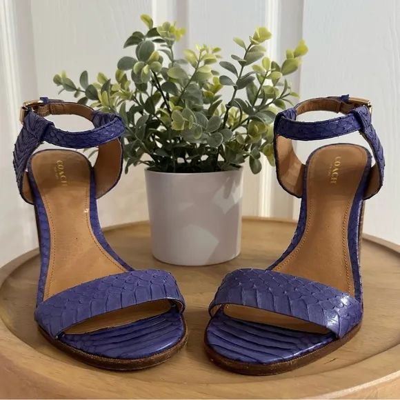 COACH ~ Purple 4-Inch Sandals with Wood Grain Heels and Croc Embossed size 8