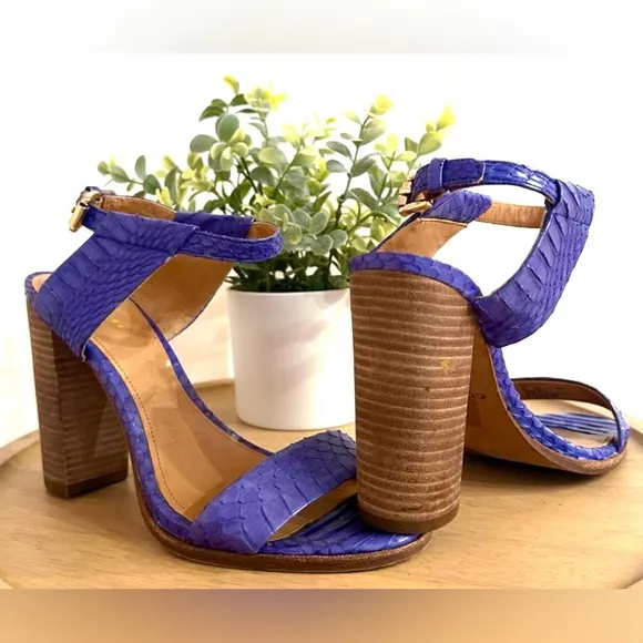 COACH ~ Purple 4-Inch Sandals with Wood Grain Heels and Croc Embossed size 8