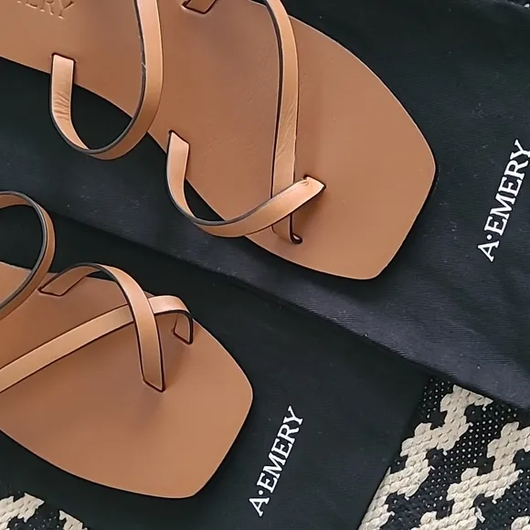 Colby Sandal In Deep Tan