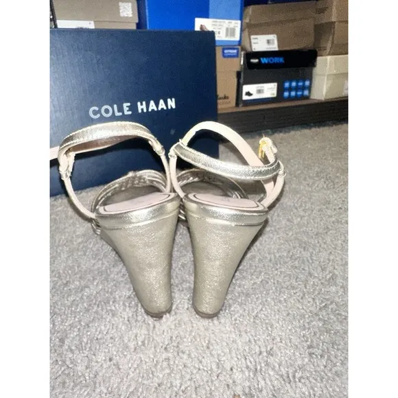 Cole‎ Haan Jitney Knot Sandals Gold Wedge Women's Size 8 Brand New