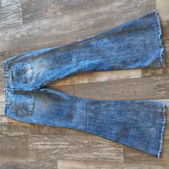 COWGIRL TUFF &quot;C. Breeze&quot; flares wide leg jeans acid wash bell bottoms sz 34x35L