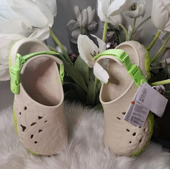 Crocs All-Terrain Atlas Clog Bone Limeade Men Unisex Slip On Sandals new