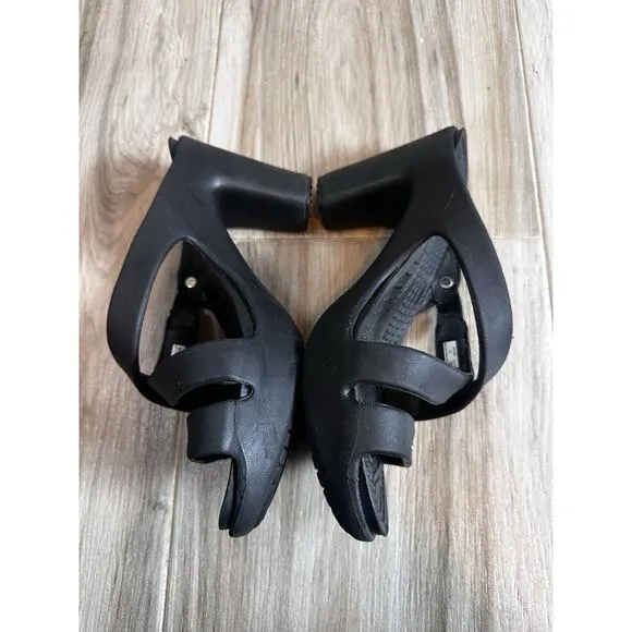 CROCS Cyprus IV Size 8 Black High Heel Chunky Sandals Cross Straps Comfort