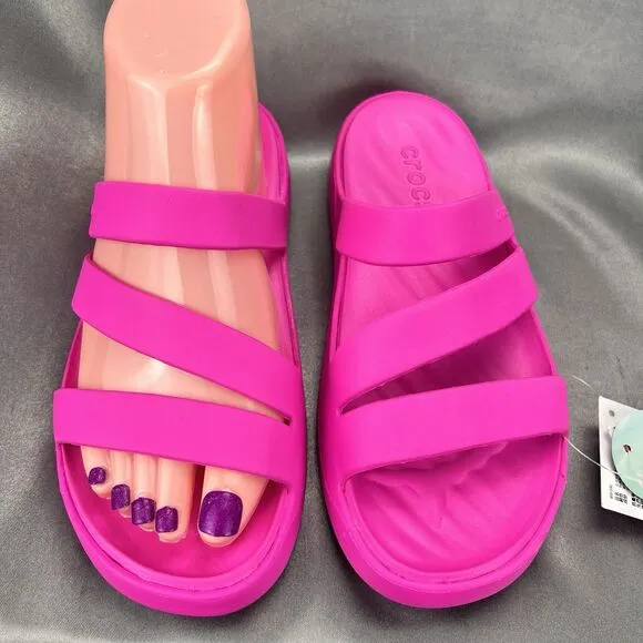 Crocs Getaway Strappy Sandals Women's 6 Pink Crush Flip Flop Beach Outdoor Slide