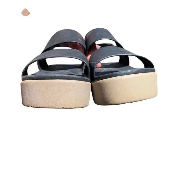 CROCS wedge Black and Tan Sandals with Slingback Design size 7