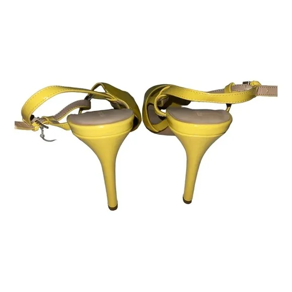 CUPCAKES &amp; CASHMERE Revolve Yeeva Open Toe Slingback Sandals Yellow Size 10