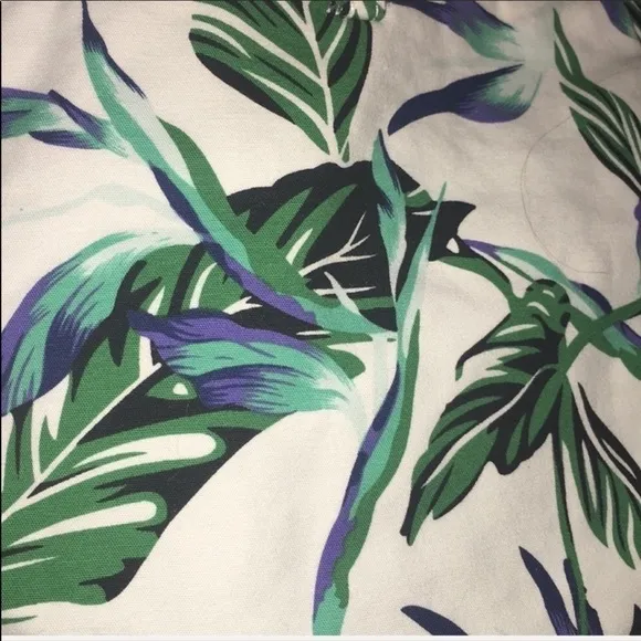 Dalia palm leave print shorts in white/ green