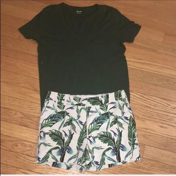 Dalia palm leave print shorts in white/ green