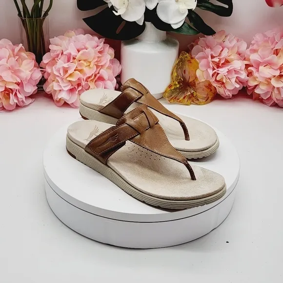 Dansko CeCe Yellow Burnished Calf Leather Upper Sandals Size 8.5 - 9