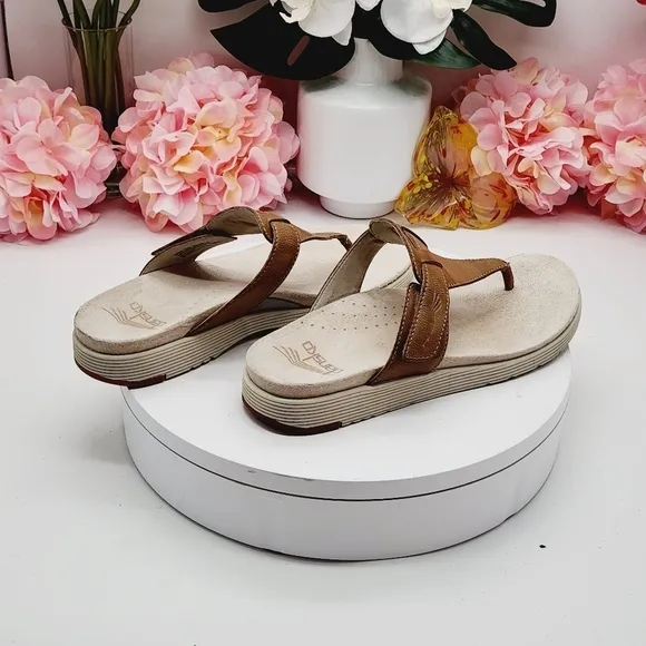 Dansko CeCe Yellow Burnished Calf Leather Upper Sandals Size 8.5 - 9