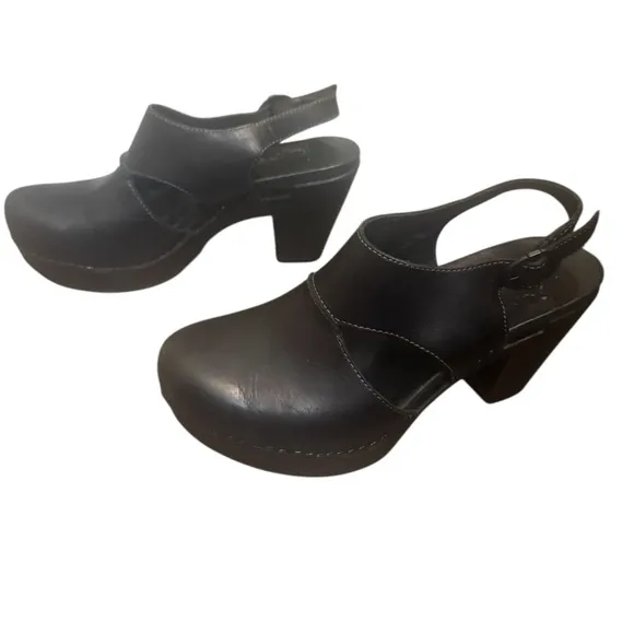 DANSKO RILEY Clogs Slingback Heels SZ 7 Black Leather Comfort Professional EUC