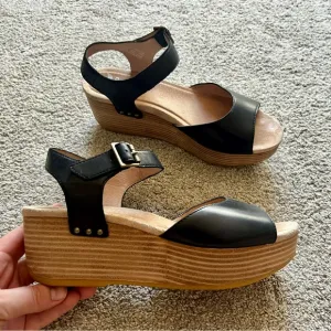 Dansko Sandals Women’s Size 40 Silvie Black Leather Platform Peep Toe