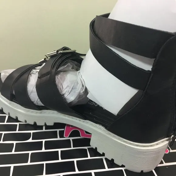 Dirty Laundry Black Lilybelle Sporty Sandals 7.5