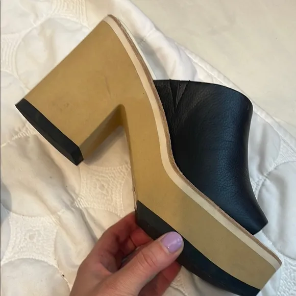 Dolce Vita Black Leather Platform Sandals