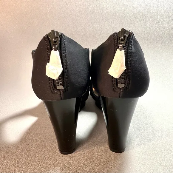 Donald J Pliner Aurora-D Black Crepe Elastic Wedge Sandals 8M